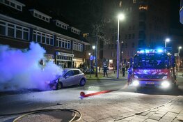 Auto vliegt in brand na technisch mankement