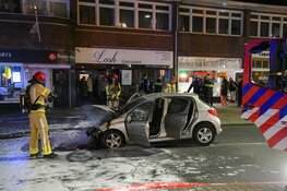 Auto vliegt in brand na technisch mankement