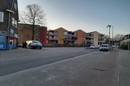 Politie in kogelwerende vesten valt panden Hilversum binnen