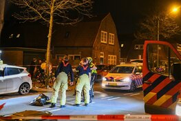 Voetganger geschept door bezorgdienst, slachtoffer zwaargewond