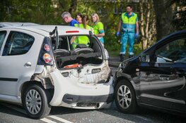 Vier auto&#39;s botsen op doorgaande weg in Hilversum