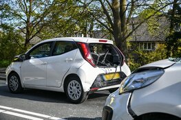 Vier auto&#39;s botsen op doorgaande weg in Hilversum
