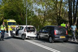 Vier auto&#39;s botsen op doorgaande weg in Hilversum