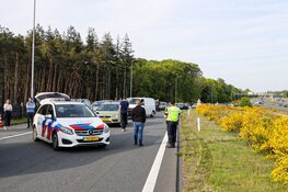 Auto in brand op afrit Hilversum