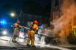 Auto door brand verwoest in Hilversum