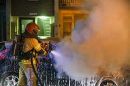 Auto door brand verwoest in Hilversum