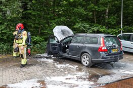 Beginnende autobrand bij hockeyclub Hilversum