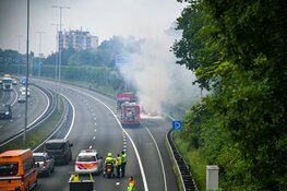 Veel vertraging door brandende vrachtwagen op de A1 bij Bussum