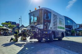 Lading van veegwagen in brand op Hilversumse markt