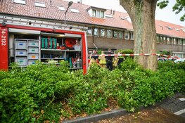 Auto ramt gevel van woning in Hilversum