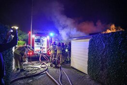 Woonboot in brand in Kortenhoef