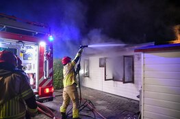 Woonboot in brand in Kortenhoef