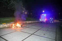 Scooter door brand verwoest in park in Hilversum