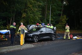 Brandweer bevrijdt automobilist bij ernstig ongeval Naarden/Bussum