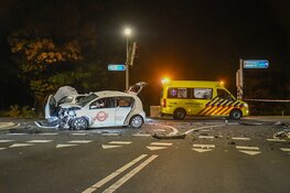 Beknelling bij aanrijding in Bussum, twee gewonden