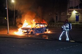 Auto door brand verwoest op parkeerplaats in Bussum