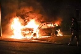 Auto door brand verwoest op parkeerplaats in Bussum