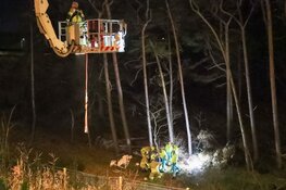 Ongeval op A27, auto rijdt van talud. Bestuurder zwaargewond