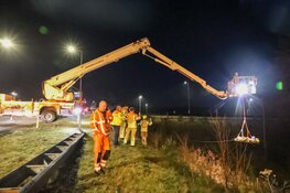 Ongeval op A27, auto rijdt van talud. Bestuurder zwaargewond