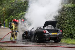 Peperdure Ferrari uitgebrand in Blaricum