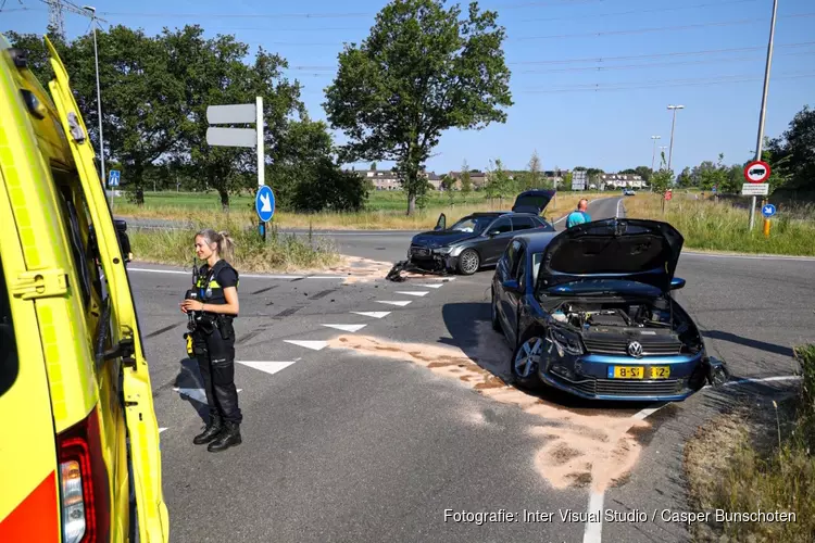 Gewonde en veel schade bij ongeval op afrit A6