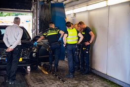 Man komt vast te zitten in wasstraat in Hilversum