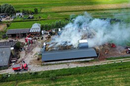 Brand bij agrarisch bedrijf in Loosdrecht