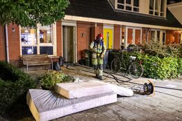 Brand in woning Kortenhoef, matras in brand