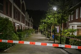Explosie bij voordeur woning in Hilversum
