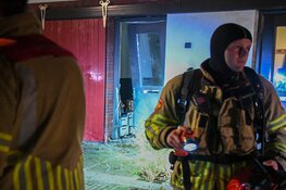 Explosie bij voordeur woning in Hilversum