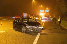 Botsing tussen auto en busje op de A1 bij Naarden, automobilist onder invloed