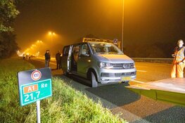Botsing tussen auto en busje op de A1 bij Naarden, automobilist onder invloed