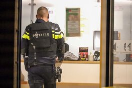 Overval op supermarkt in Kortenhoef, verdachte op de vlucht