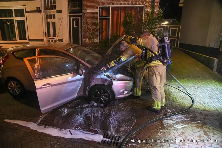 Autobrand aan de Diepeweg in Hilversum