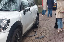 Ongeluk door onwel geworden automobilist in Laren