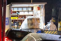 Grootscheepse politie-inval bij bedrijf in Naarden