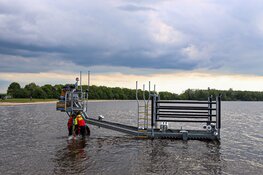 Brandweer helpt KNRM in Blaricum