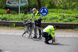 Fietser aangereden op rotonde in Bussum