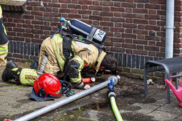Brand in de spouwmuur na onkruidbranden