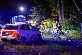 Snorscooter en fietsers botsen op fietspad in Bussum: drie gewonden