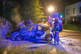 Autobrand aan Joop Stokkermansstraat in Hilversum