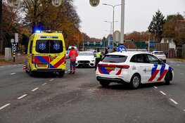 Bromfietser aangereden door auto in Hilversum