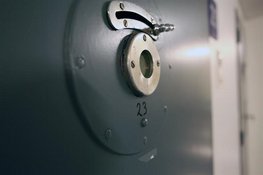 Tot 4 jaar cel en beroepsverbod voor gevangenismedewerkers die gedetineerde vrouwen misbruikten