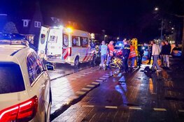 Voetganger aangereden en met spoed naar het ziekenhuis