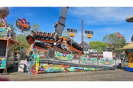 Persoon zwaargewond na val uit kermisattractie