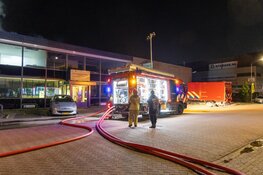 Flinke brand bij kringloopwinkel in Naarden
