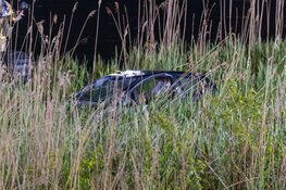 Hulpdiensten zeer groots ingezet voor voertuig te water op Gooimeer