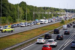Motorrijder achterop auto gebotst op de A1
