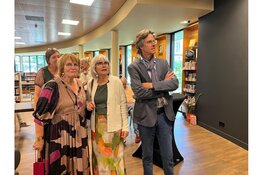 Monique Kropman opent expositie ‘Her er Jeg’ van Annemieke Vetter