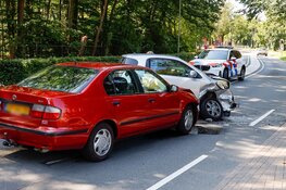 Botsing tussen twee auto’s in Blaricum: één persoon naar ziekenhuis